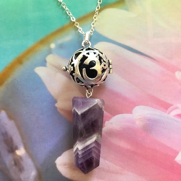 Amethyst Aromatherapy Necklace 🔮 - Picture 2 of 7